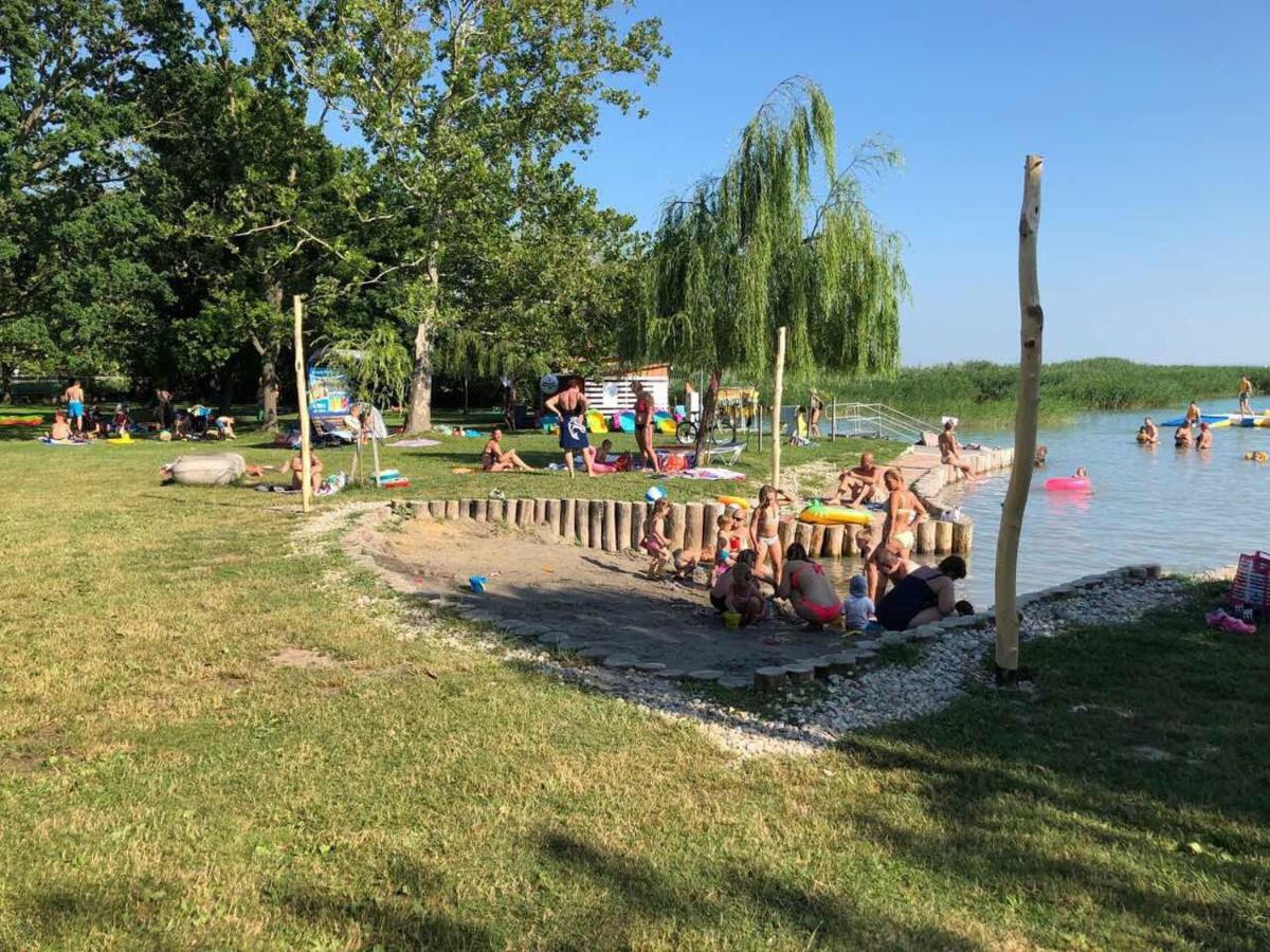 Balatonfůzfő Beachfront Studio Apartman 아파트 호텔 외부 사진